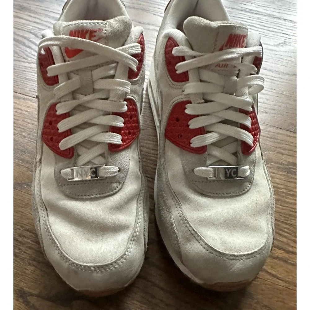 Nike Air Max 90 QS NYC Strawberry Cheesecake Womens Size 9 Cream Red 813150-200